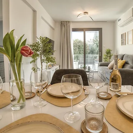 Seaview One Bedroom At Harbour * Πάφος