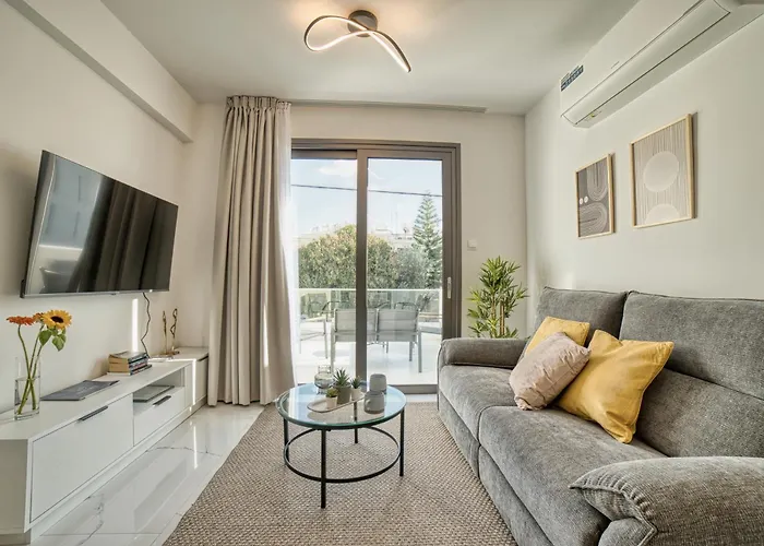 Seaview One Bedroom At Harbour Appartamento Paphos