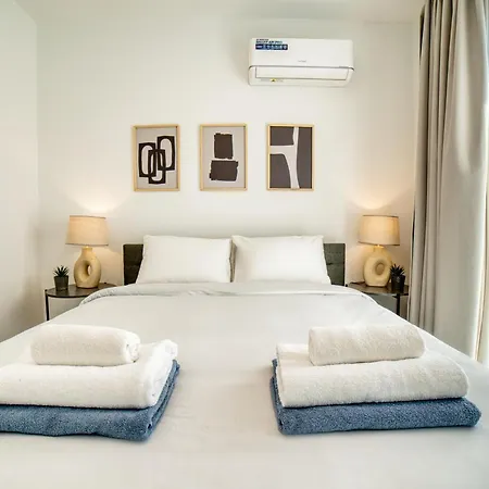 Seaview One Bedroom At Harbour Apartment