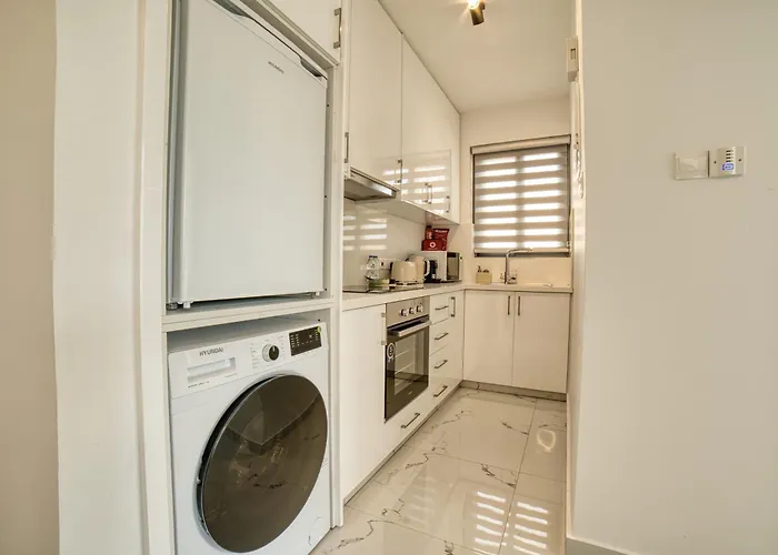 Seaview One Bedroom At Harbour *