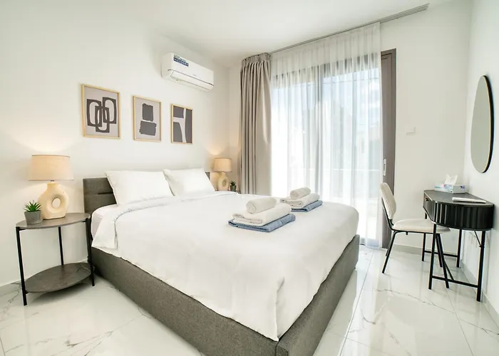 Seaview One Bedroom At Harbour * Paphos
